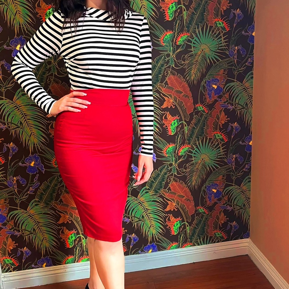 Pinup Couture Striking Red Pencil Skirt
